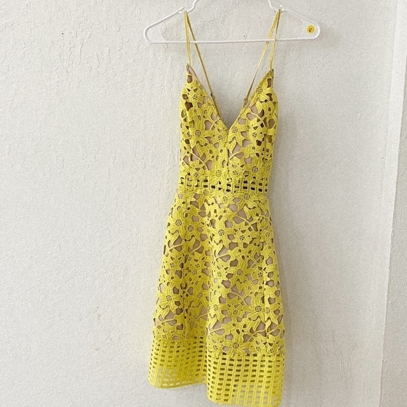 Lovers and Friends Above Knee Bellini Neon Yellow Lace Eyelet Small - Picture 2 of 14